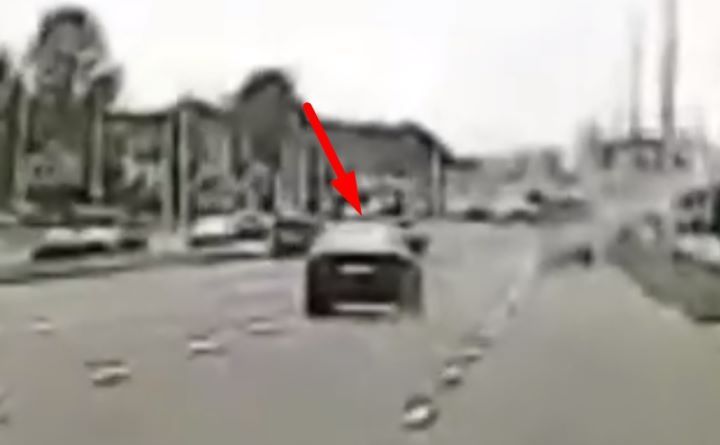 В Бресте на Московской водитель чуть не сбил пешеходов.