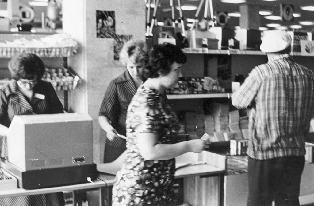 Брестский ЦУМ на старых фото времён СССР