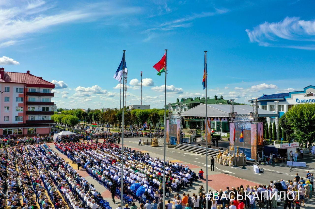 Областные «Дожинки-2023» в Ганцевичах. Смотрите видео и фото с высоты