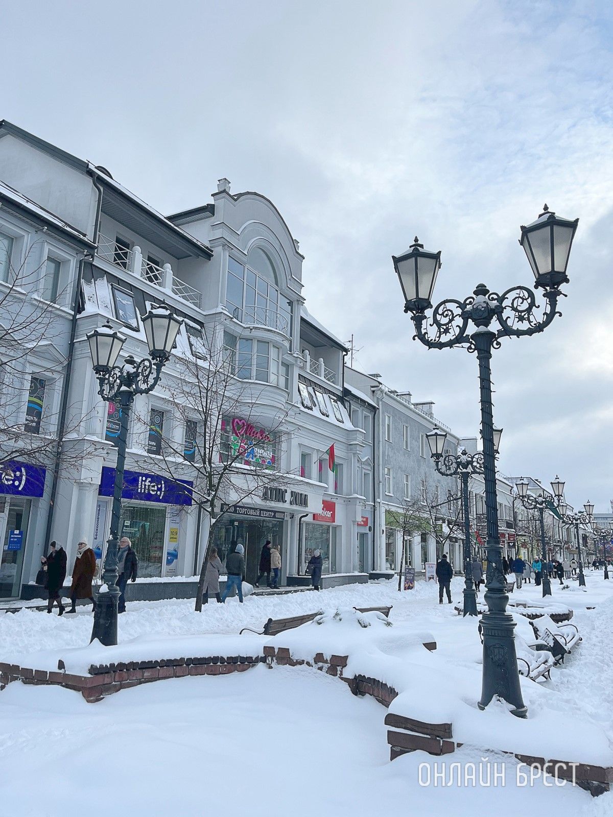 Красивая снежная Советская в Бресте. Фото сделаны сегодня