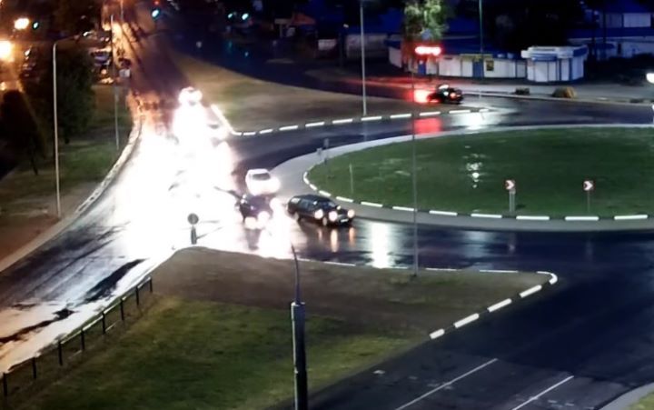 Что не так с Вульковским кольцом в Бресте? Водители наезжают на бордюр