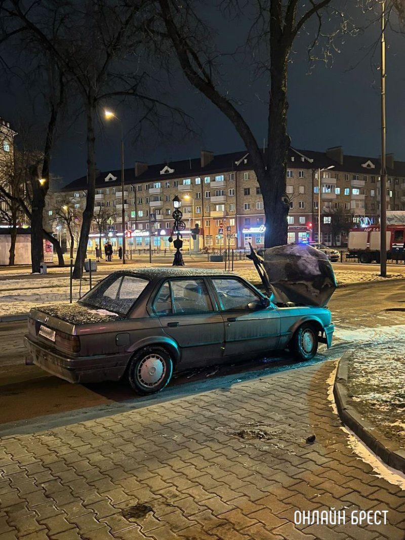 Читатель: Сегодня в Бресте на  Гоголя горела BMW
