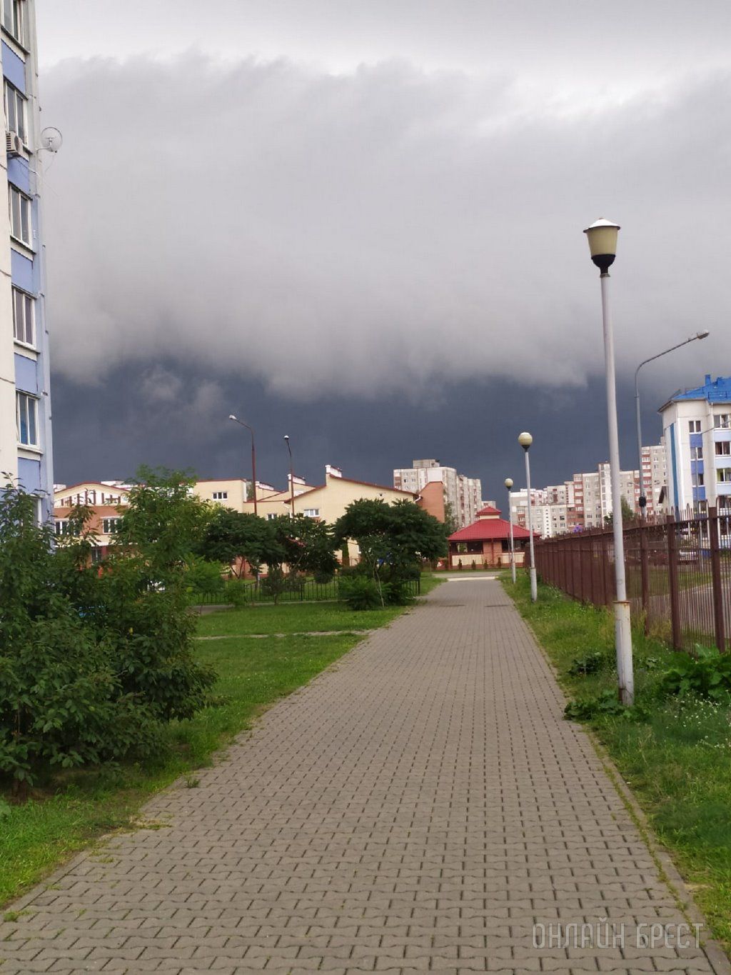 Читатель: Так накрыло Брест вчера. Фото сделано на Вульке