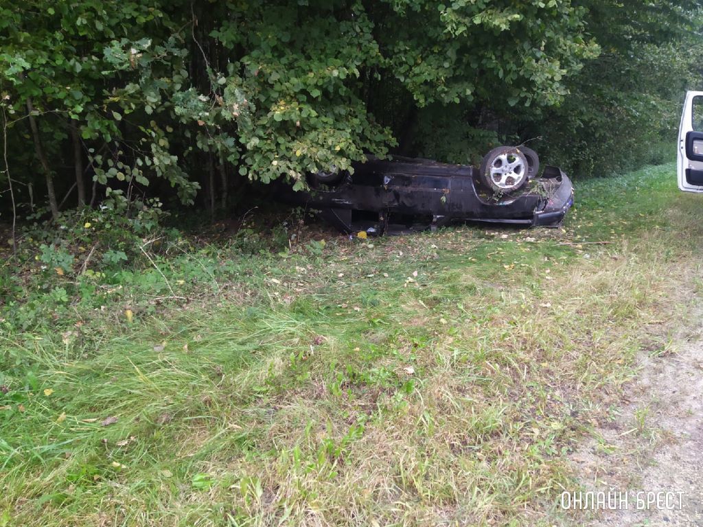 На автодороге Дрогичин-Белоозерск, возле деревни Старомлыны произошло серьезное ДТП