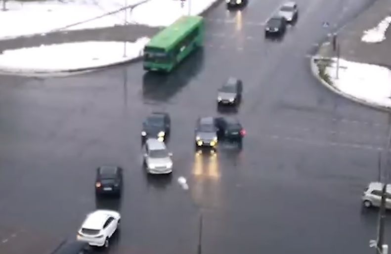 Камера засняла, как на Московской в Бресте произошло ДТП