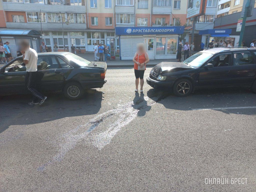 Читатель: Вчерашнее ДТП на бульваре Шевченко в Бресте