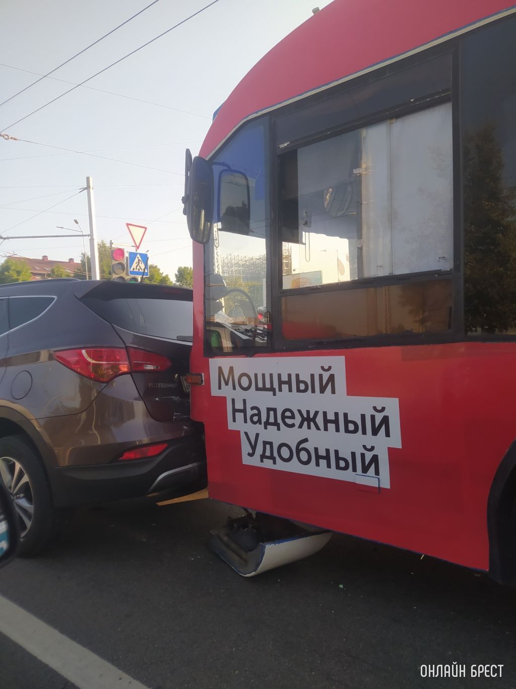 В Бресте произошло ДТП с участием троллейбуса