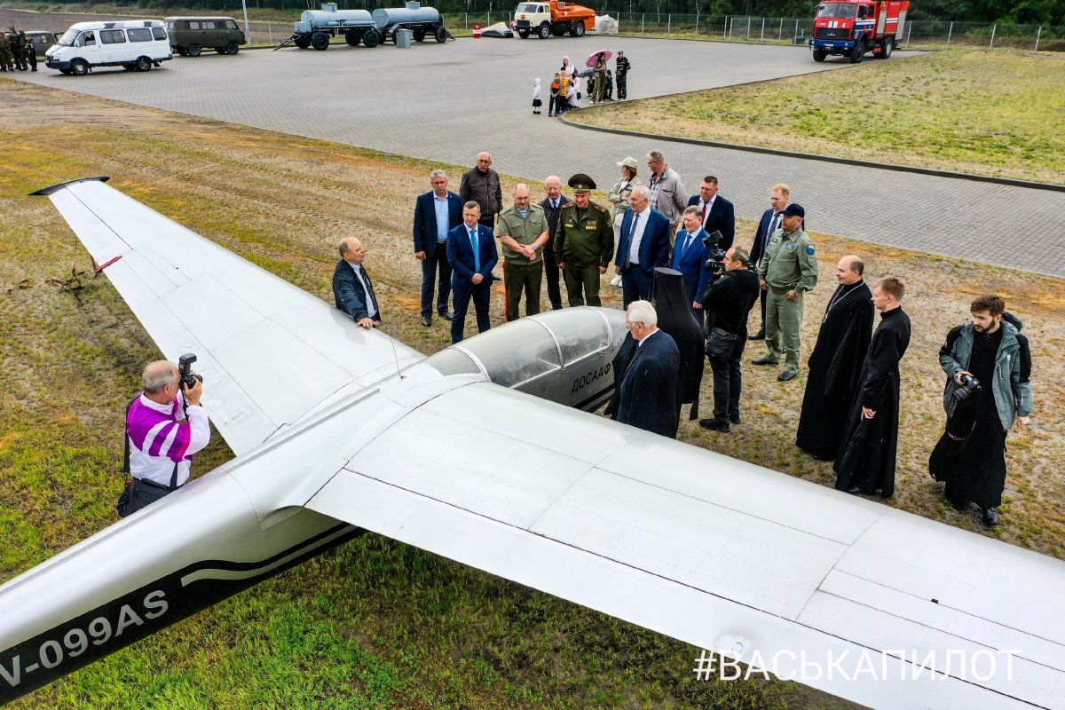 Смотрите с высоты! Фигуры высшего пилотажа и открытие аэродрома под Брестом