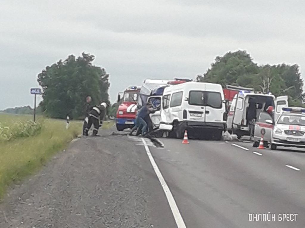 В Брестской области между г. Дрогичин и г. Иваново произошло серьёзное ДТП