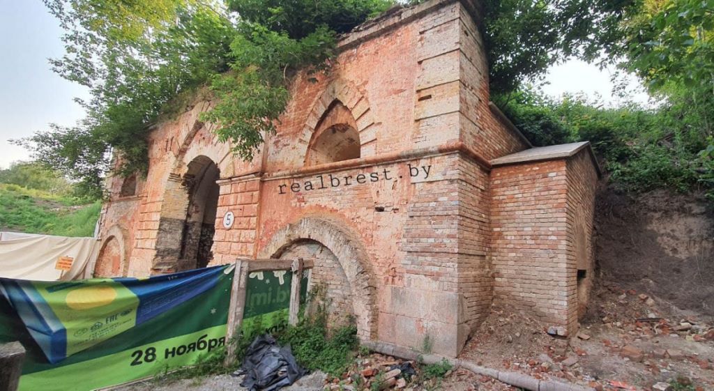 В Брестской крепости продолжается реставрация Южных ворот