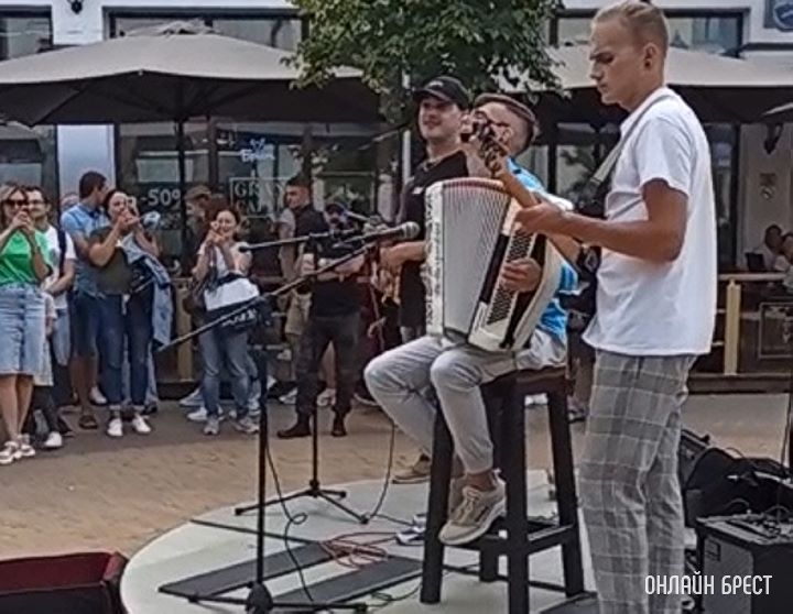 Вот такая крутая атмосфера была сегодня на Советской в Бресте