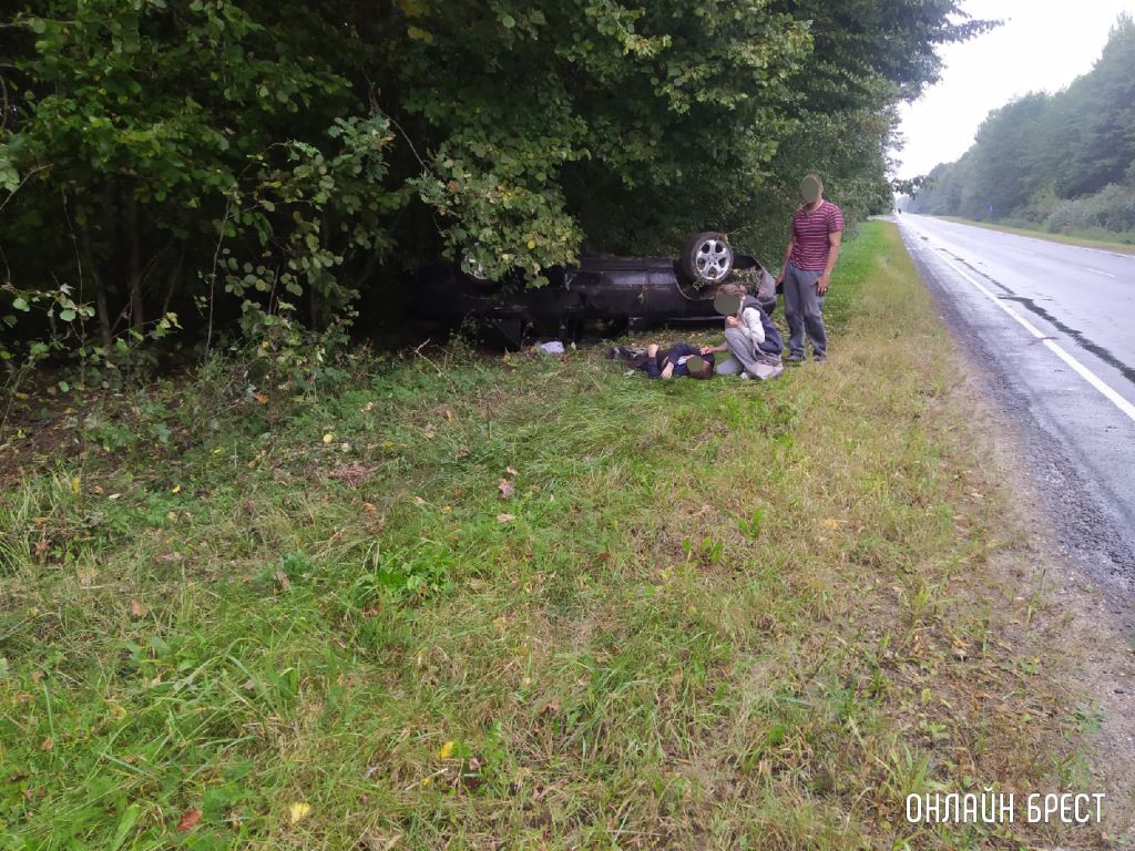 На автодороге Дрогичин-Белоозерск, возле деревни Старомлыны произошло серьезное ДТП