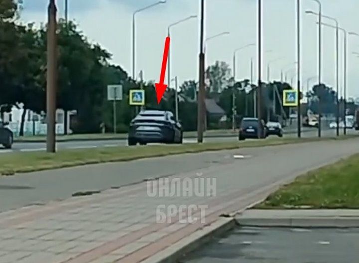 Читатель: В Бресте была замечена дорогая машина Lamborghini Urus