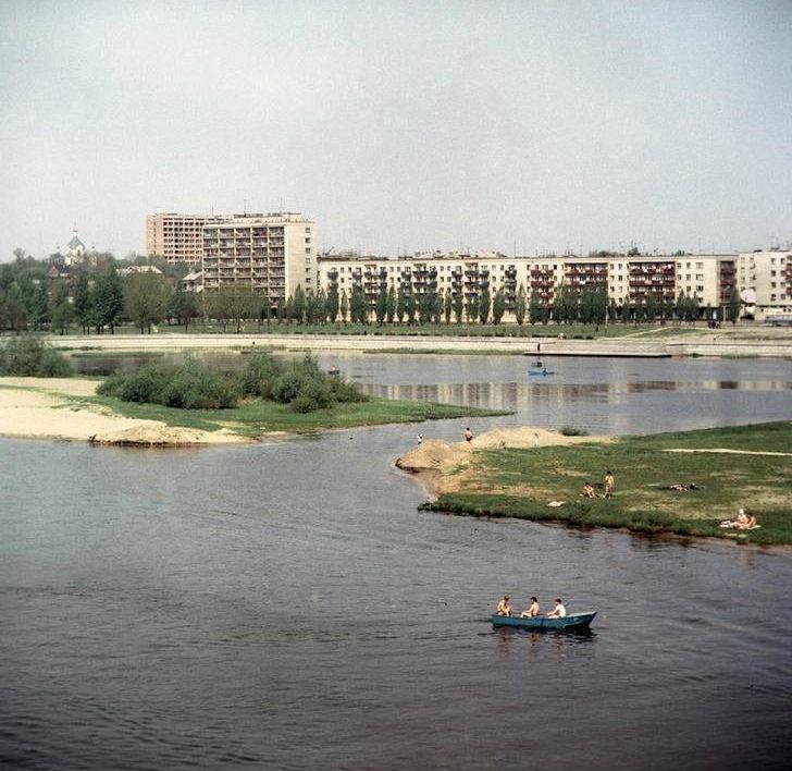 Брест, набережная реки Мухавец в Бресте, 1 июня 1973 г.