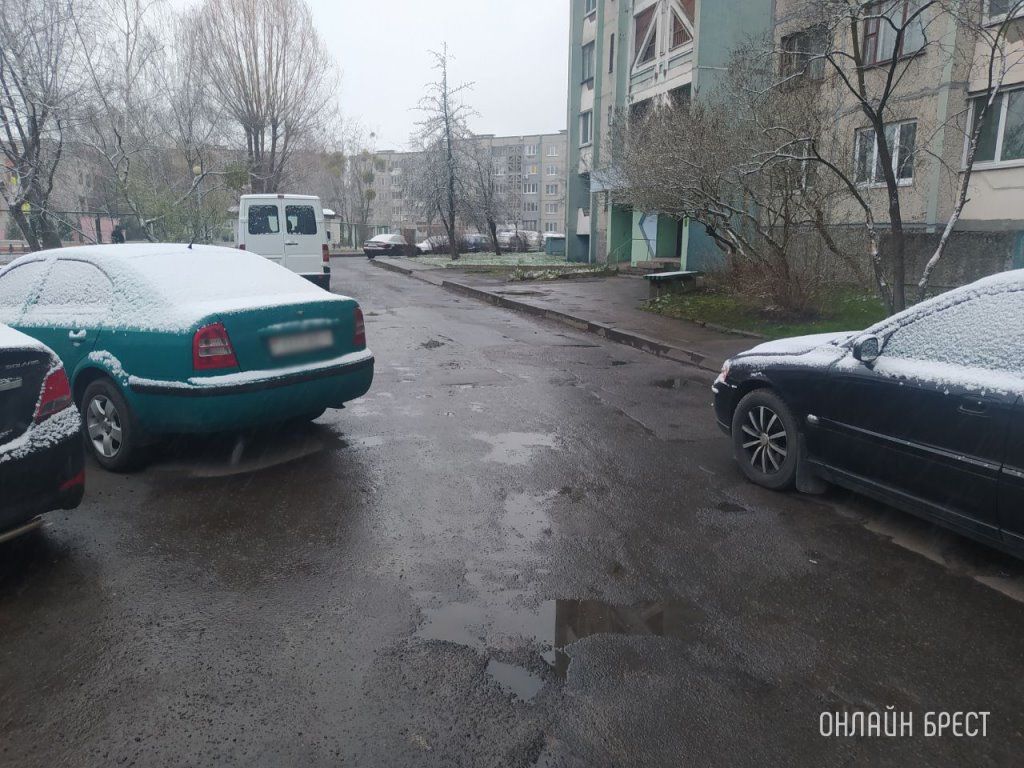 Читатель: Ситуация сегодня в одном из дворов Бреста