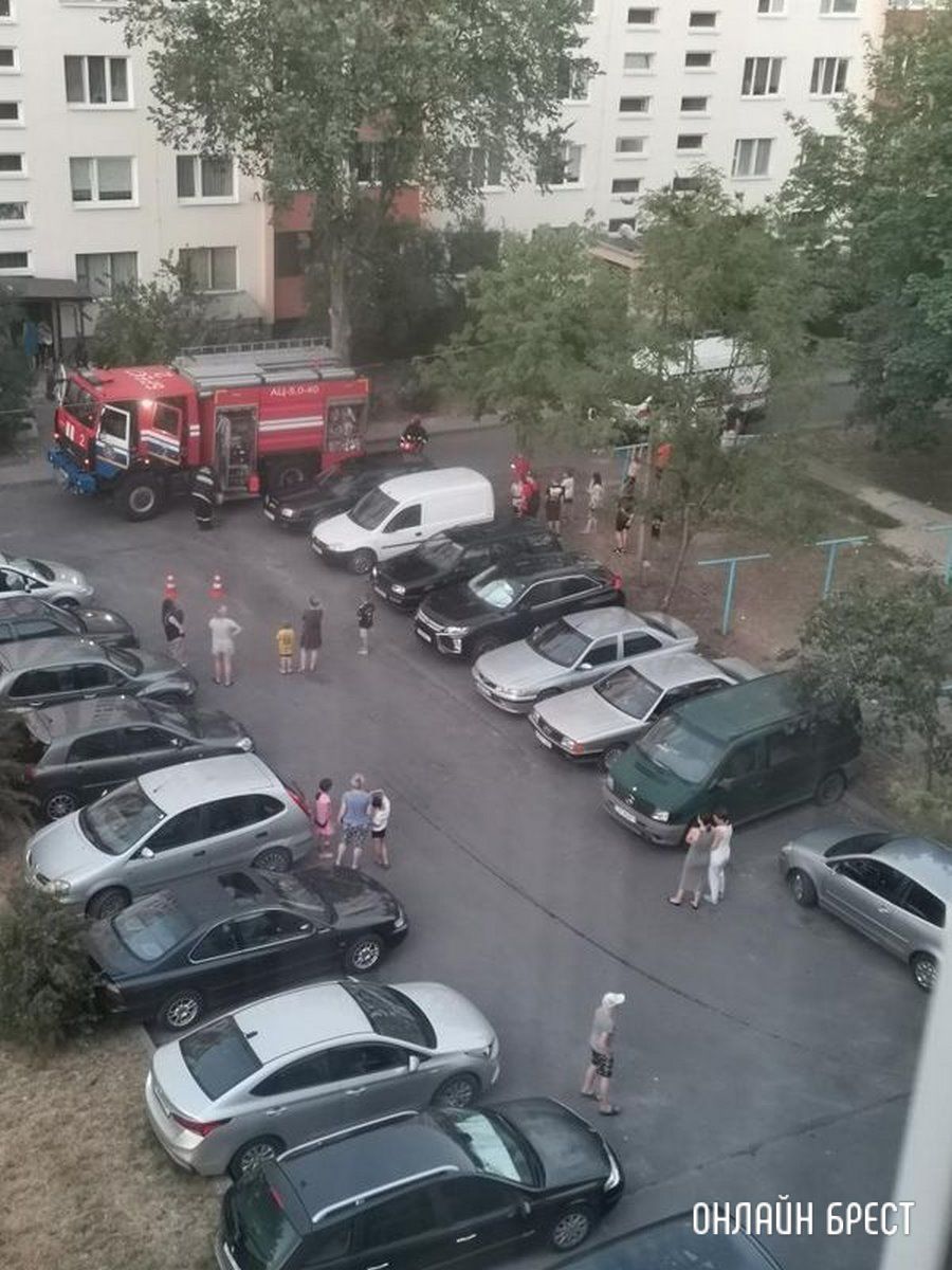 Читатель: Вчера вечером (26 июня) на Краснознаменной в Бресте. Подробности неизвестны