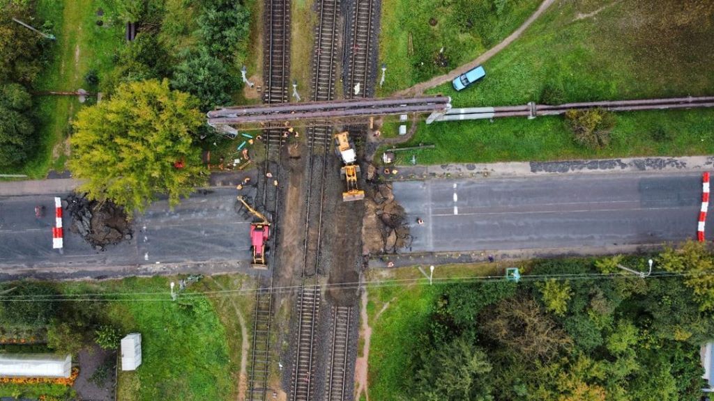 Смотрите, как идёт ремонт переезда на Дубровской в Бресте