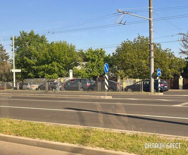 Читатель: Сегодня на Партизанском в Бресте серьёзно столкнулись автомобили. А на Зелёной в ДТП попали несколько авто