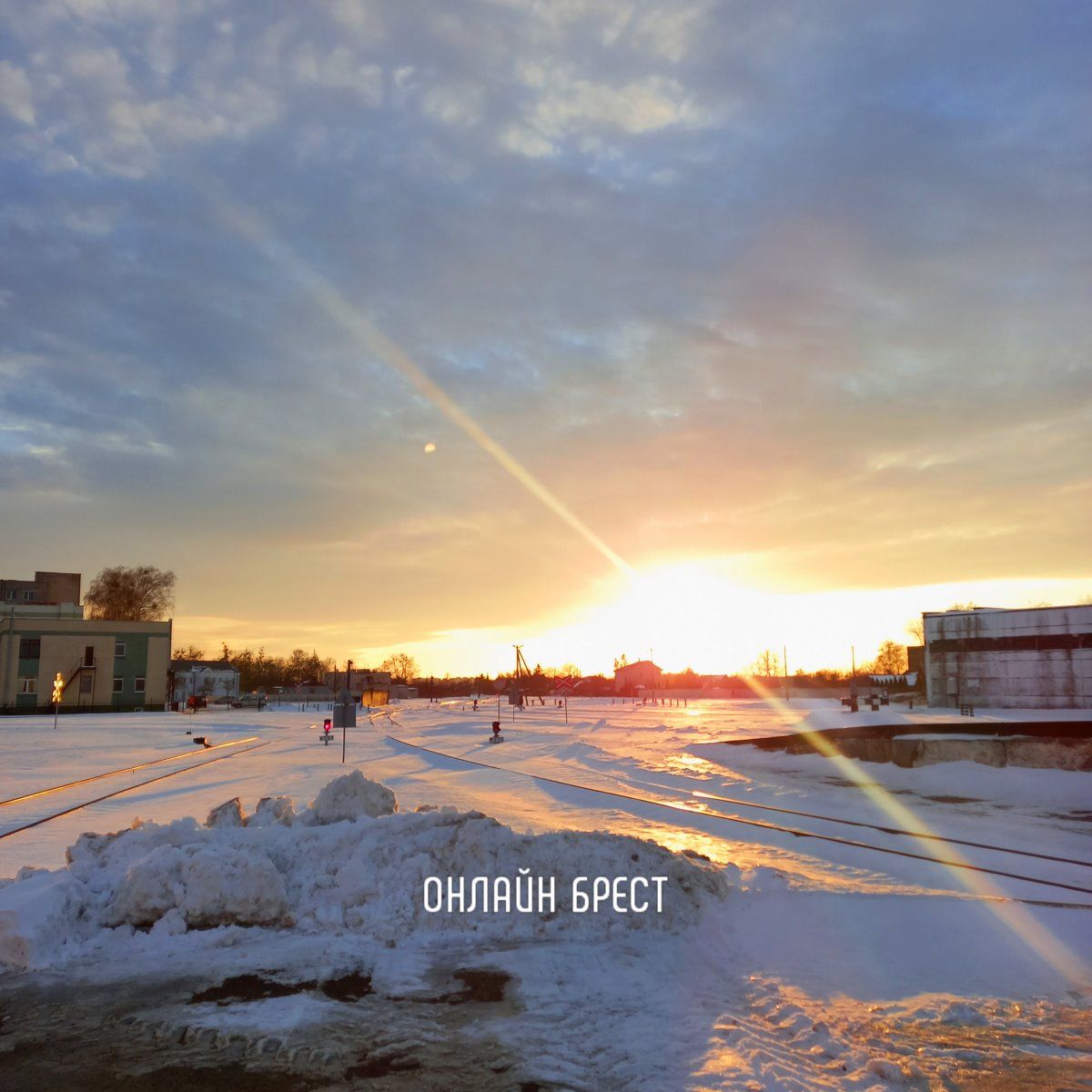 Читатель: Зимний закат в Бресте. Фото сделаны сегодня