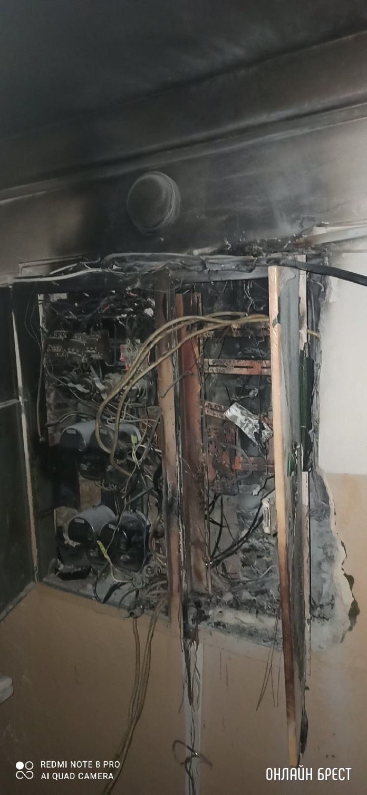 Брест, бул. Космонавтов, 33. Произошёл пожар в подъезде