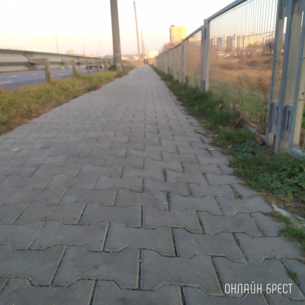 Читатель: Брест, Варшавский мост. Под таким углом в сухую погоду ходить сложно, что будет зимой? Посыпать будут?