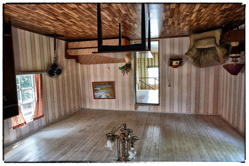 Читатель: Как вам идея? Дом-перевёртыш в Минской области