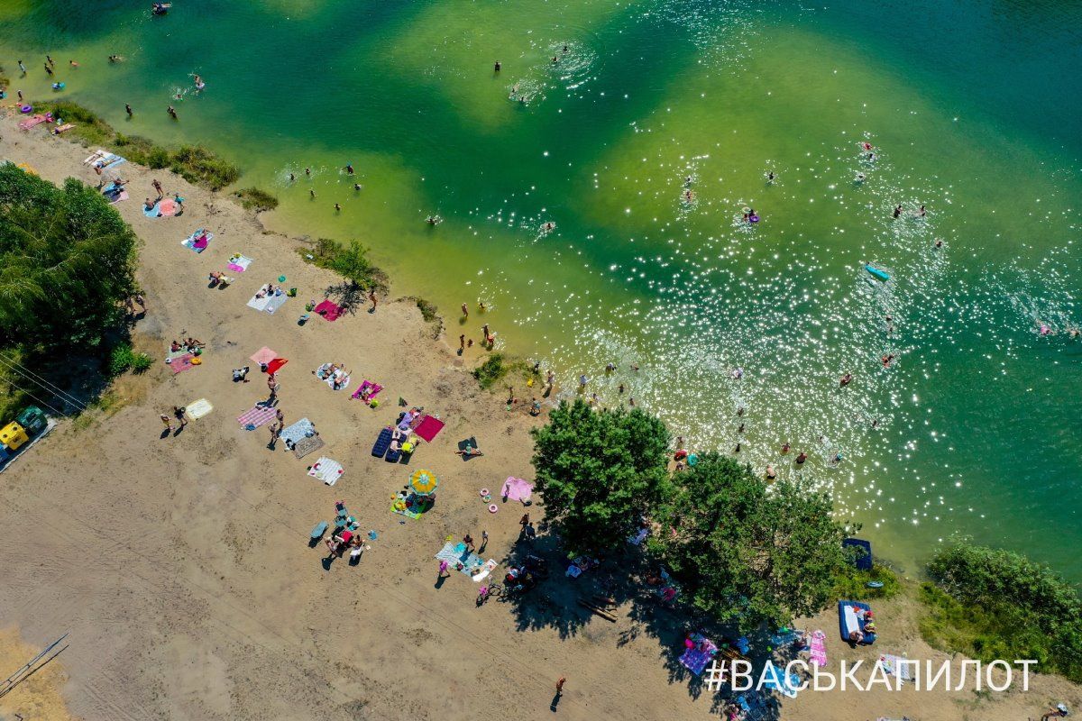 Брестчане отдыхают на Красном Дворе