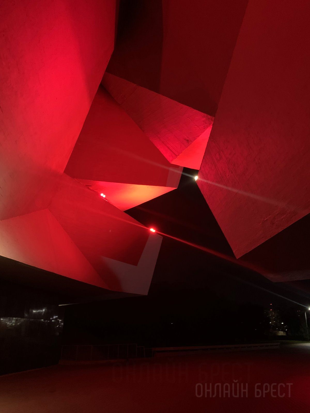 Главный вход в Брестскую крепость. Фото сделаны вчера