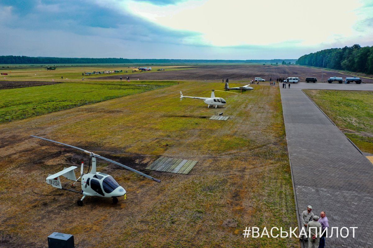 Смотрите с высоты! Фигуры высшего пилотажа и открытие аэродрома под Брестом