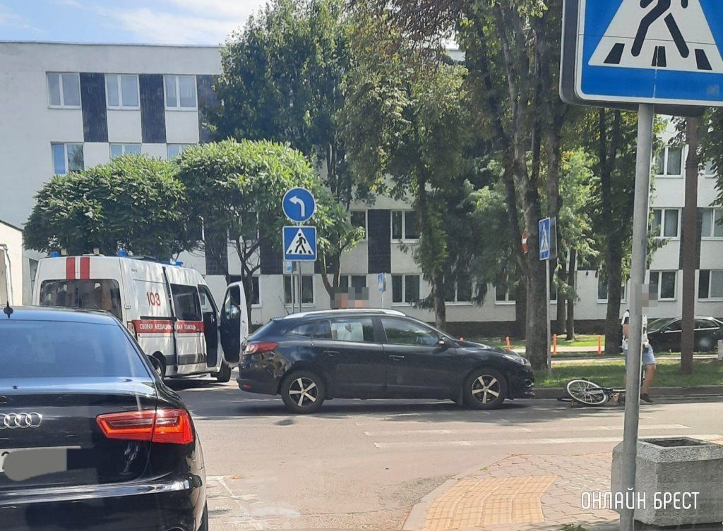 Читатель: Сегодня в Бресте на Гоголя произошло ДТП с участием велосипедистки