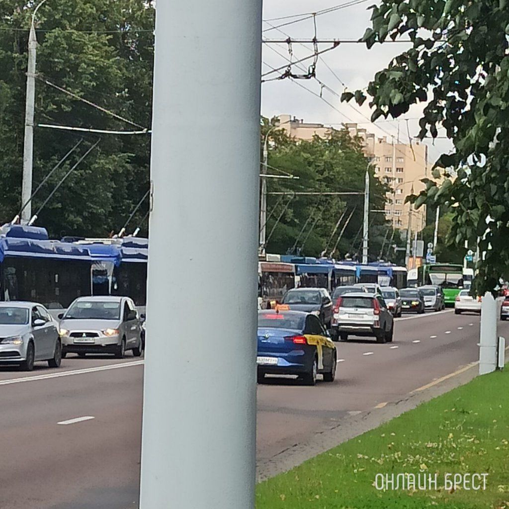 Читатель: Что за скопление троллейбусов было сегодня в центре Бреста?