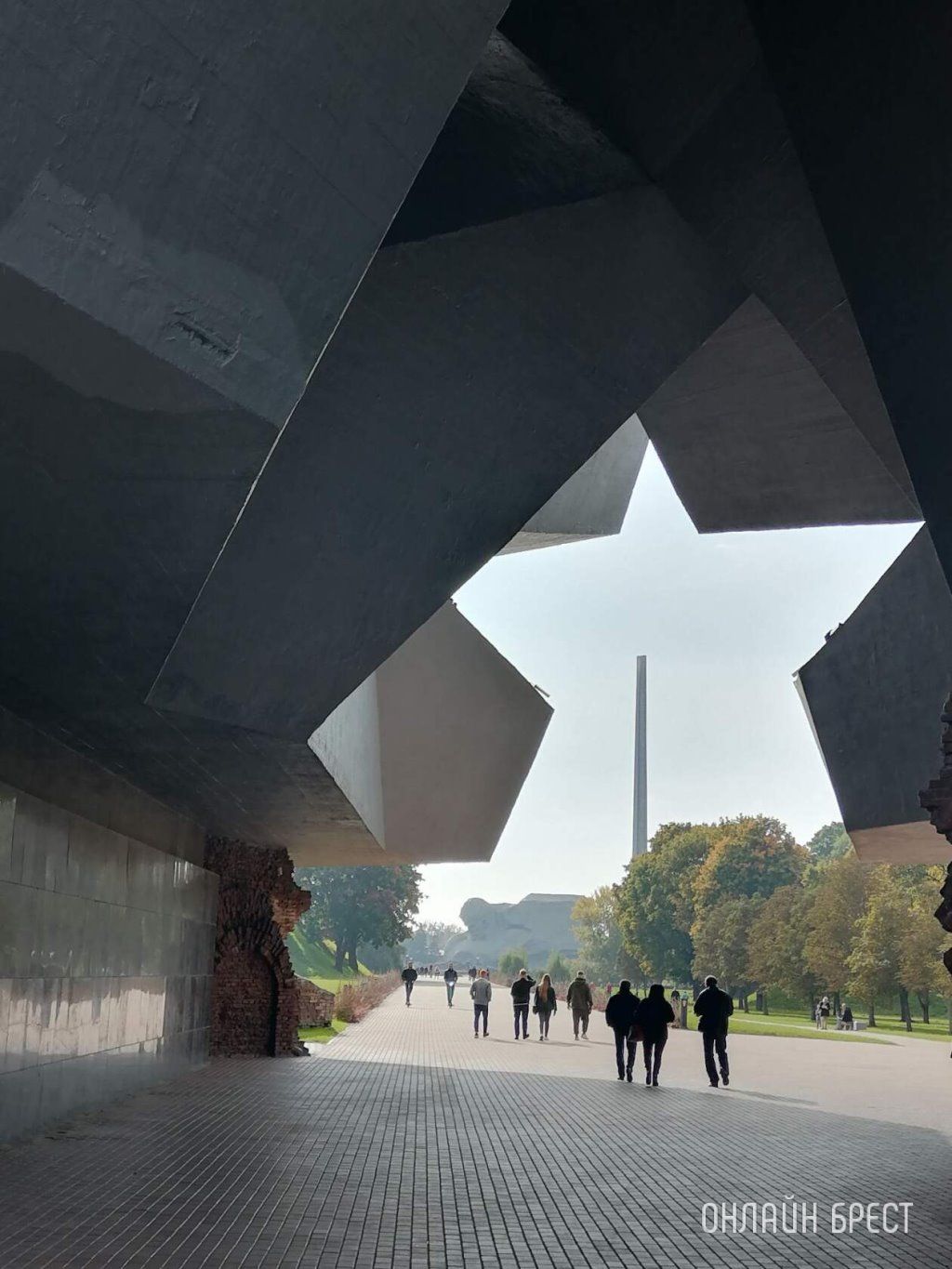 Читатель: Прогулка по Брестской крепости