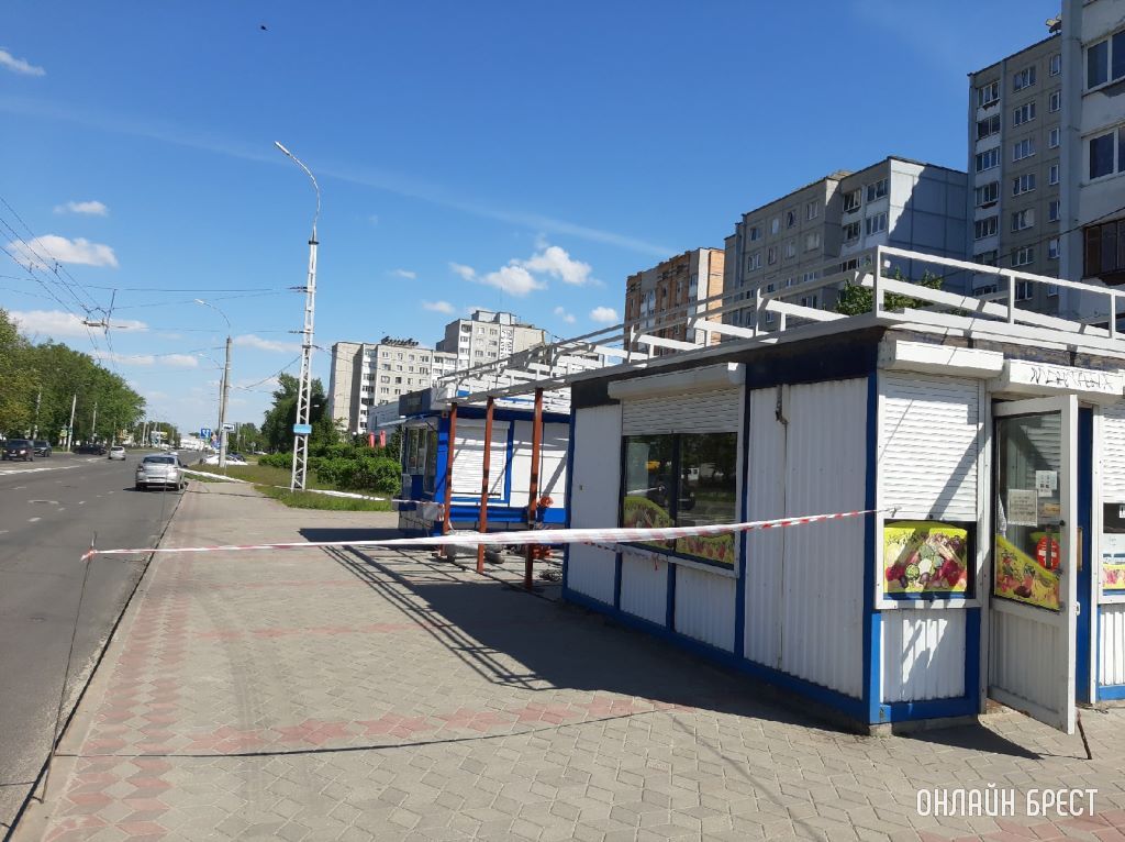 В Бресте начали делать ту самую остановку, которую в декабре прошлого года сломал ветер