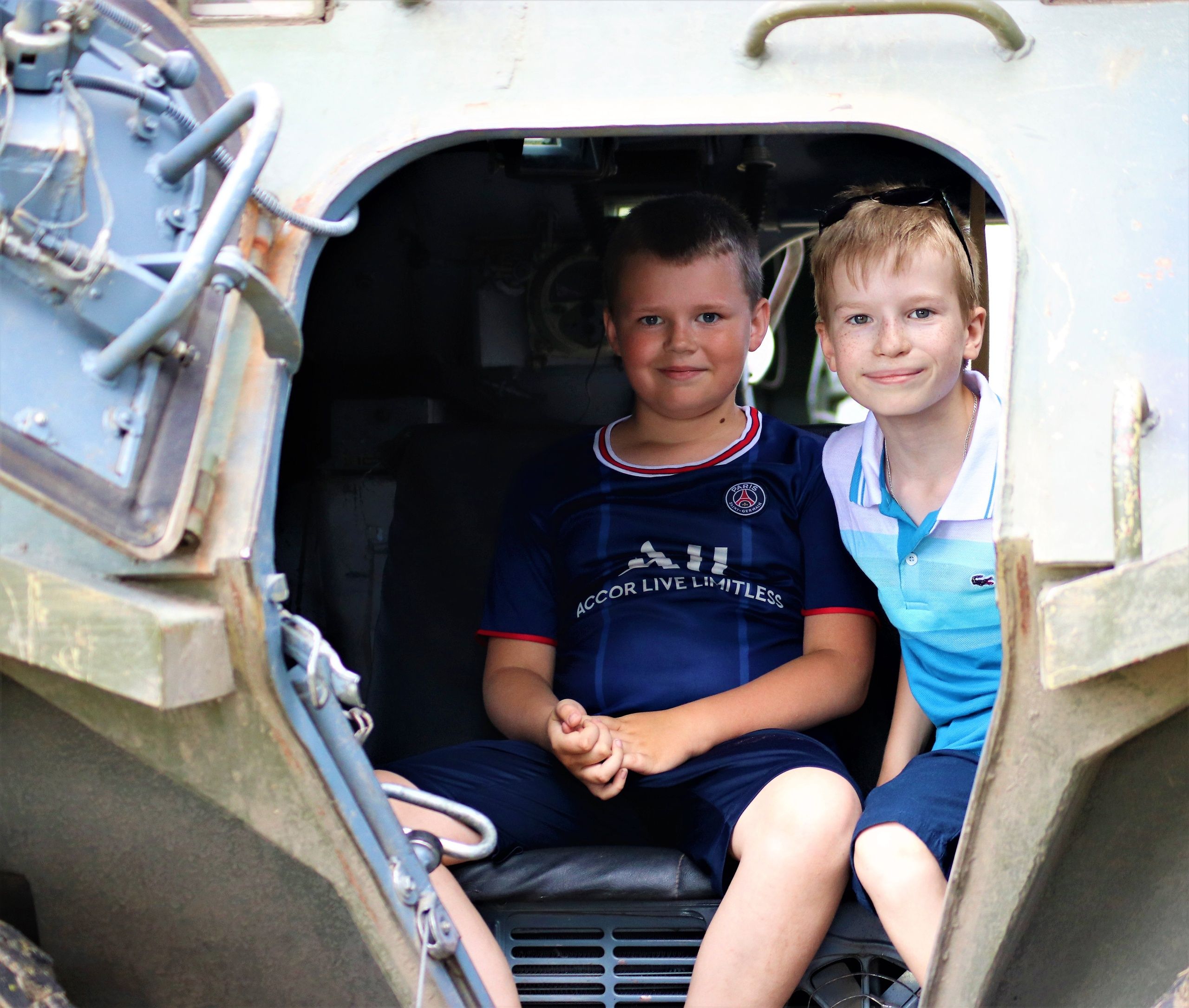 Читатель: Брестские десантники организовали выставку вооружения и военной техники для жителей Малориты