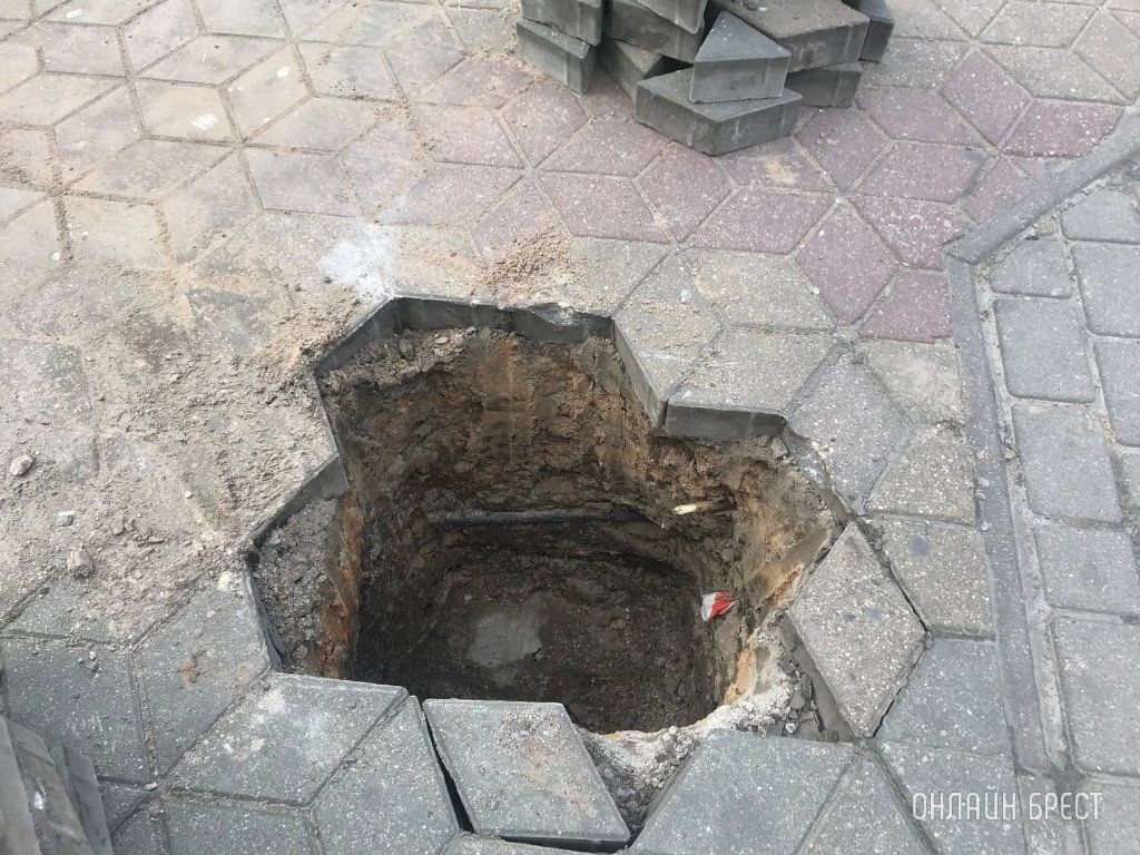 Читатель: Обновление остановки. Брест, проспект Машерова. Фото сделаны сегодня