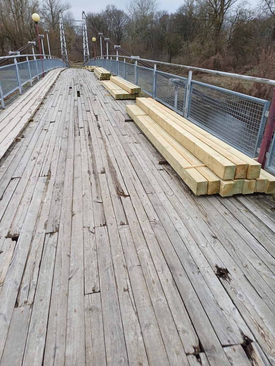 В Бресте ведется реконструкция подвесного моста на остров Пограничный