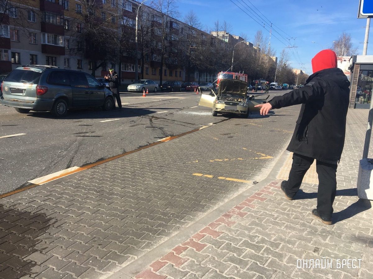 Появилось видео, как сегодня произошло ДТП на Партизанском в Бресте