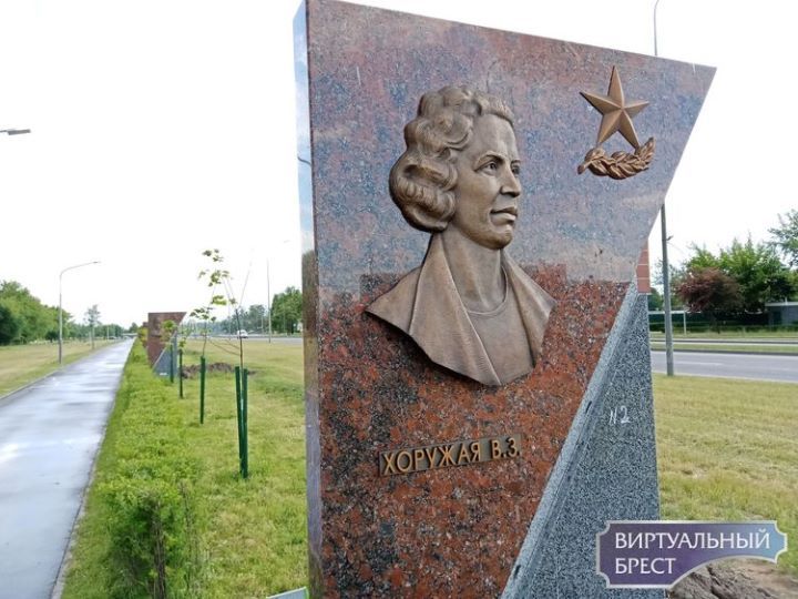 Показываем, как сейчас выглядит аллея «Их именами названы улицы Бреста»