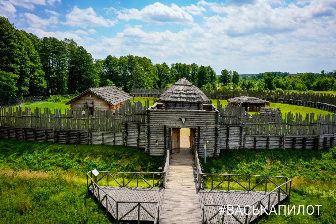 Археологический музей в Беловежской пуще. Посмотрите видео и фото с высоты