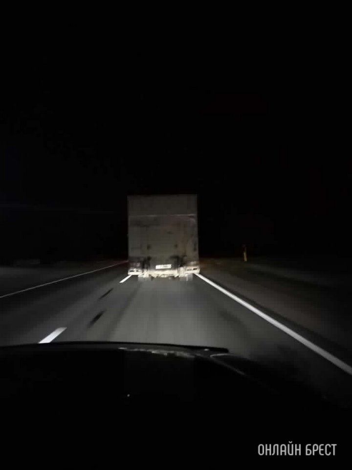 Читатель: Дорога Бреста - Каменец. Едет без габаритов