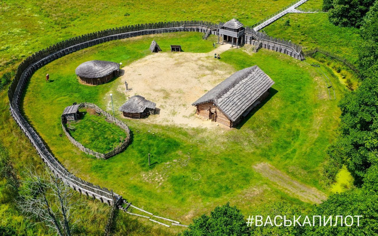 Археологический музей в Беловежской пуще. Посмотрите видео и фото с высоты