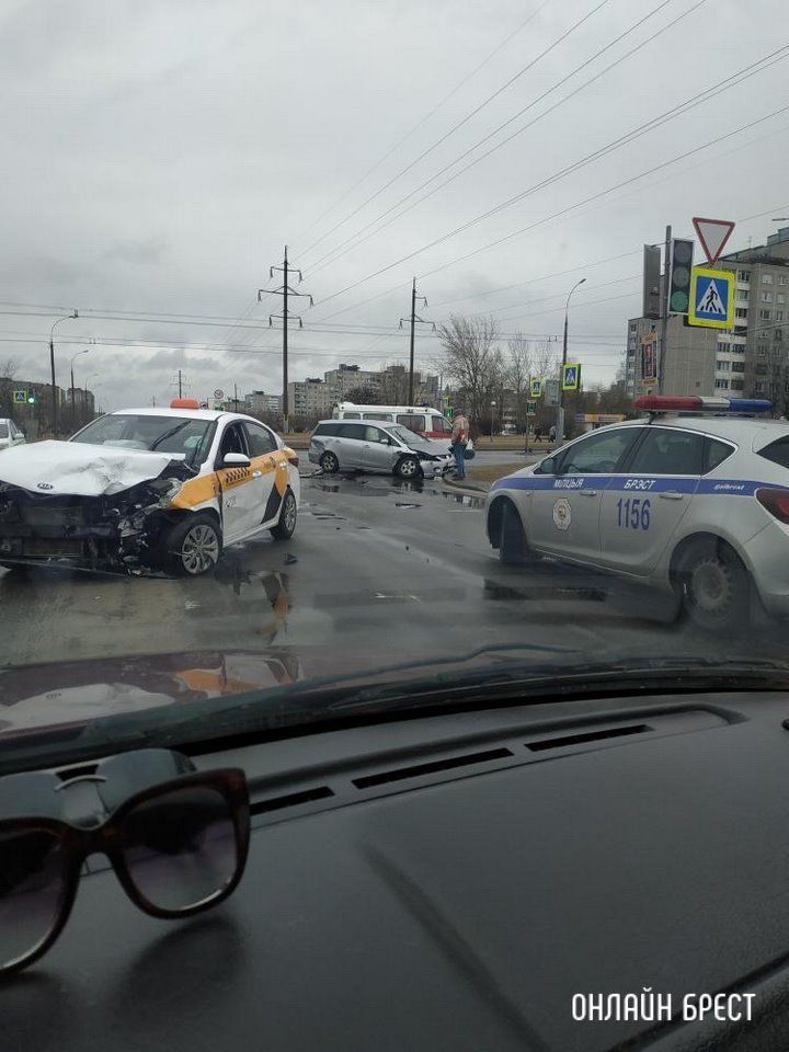 Читатель: Авария в Бресте с участием такси