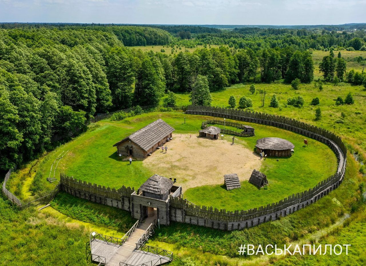 Археологический музей в Беловежской пуще. Посмотрите видео и фото с высоты