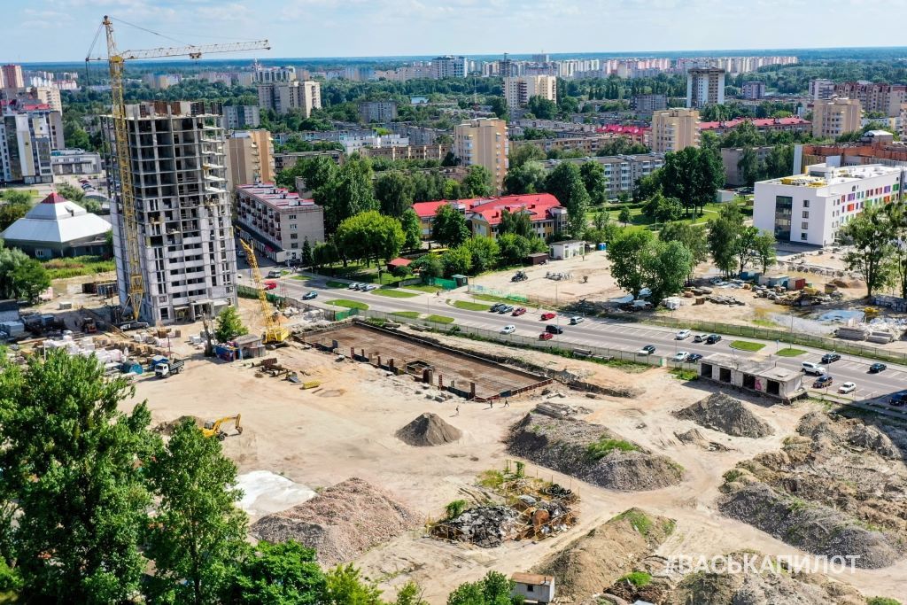 Полетали над строительными объектами в Бресте