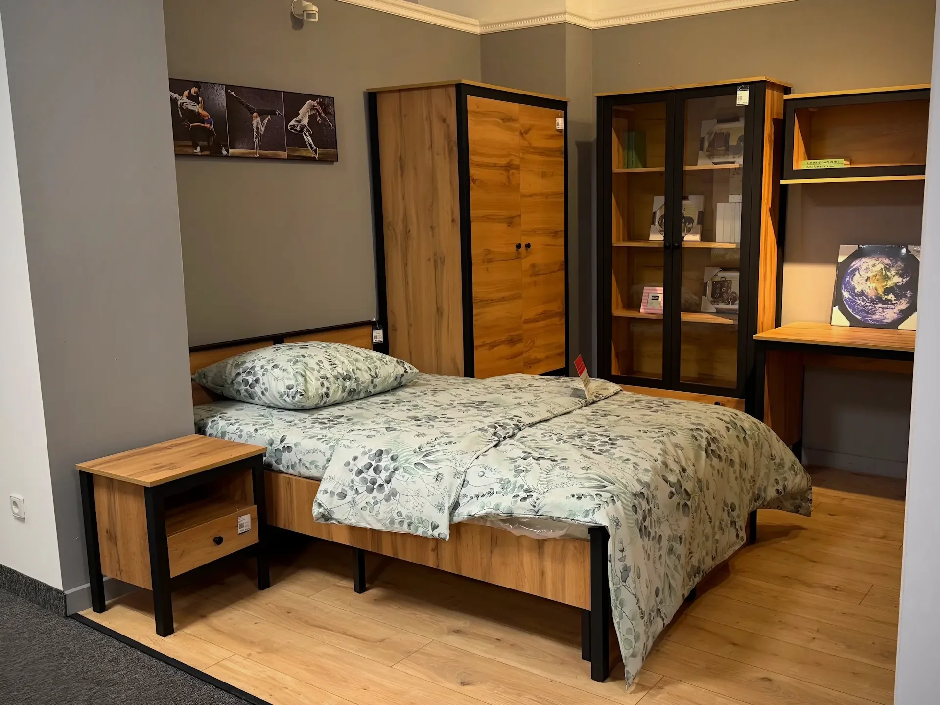 Black Red White — Мебель — фото 4