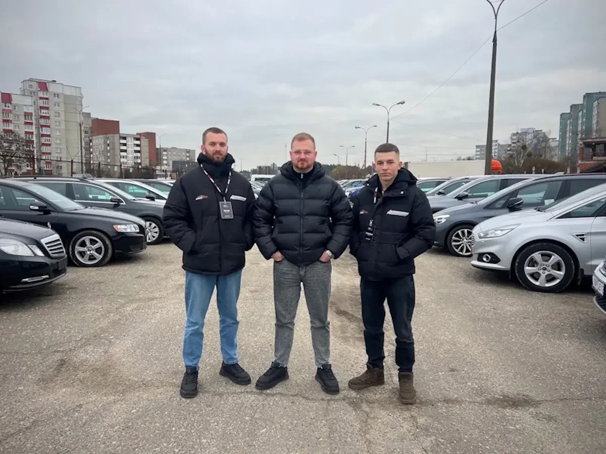 100 авто в 27 лет