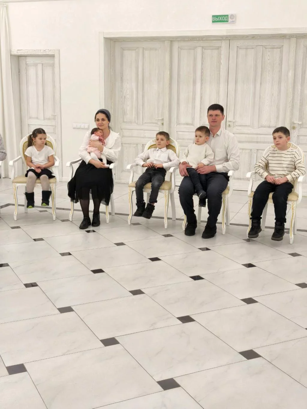 Пятеро детей — это счастье! В Бресте чествовали семью Кудынюк