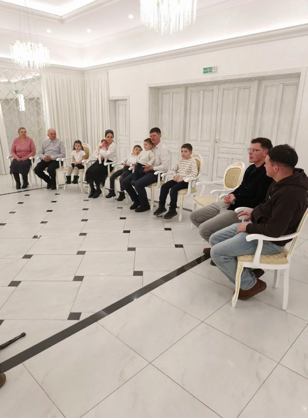 Пятеро детей — это счастье! В Бресте чествовали семью Кудынюк