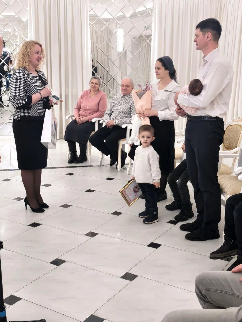 Пятеро детей — это счастье! В Бресте чествовали семью Кудынюк