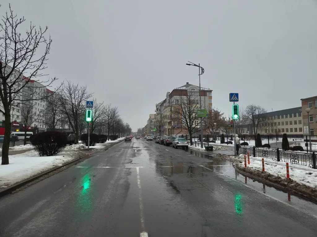 В Бресте на бульваре Космонавтов появился новый светофор